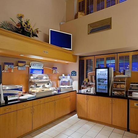 Holiday Inn Express Toronto East - Scarborough By Ihg Luaran gambar
