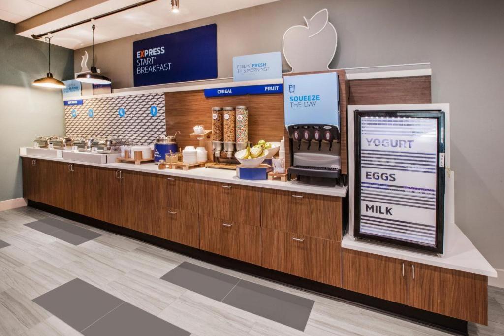 Holiday Inn Express Toronto East - Scarborough By Ihg Luaran gambar