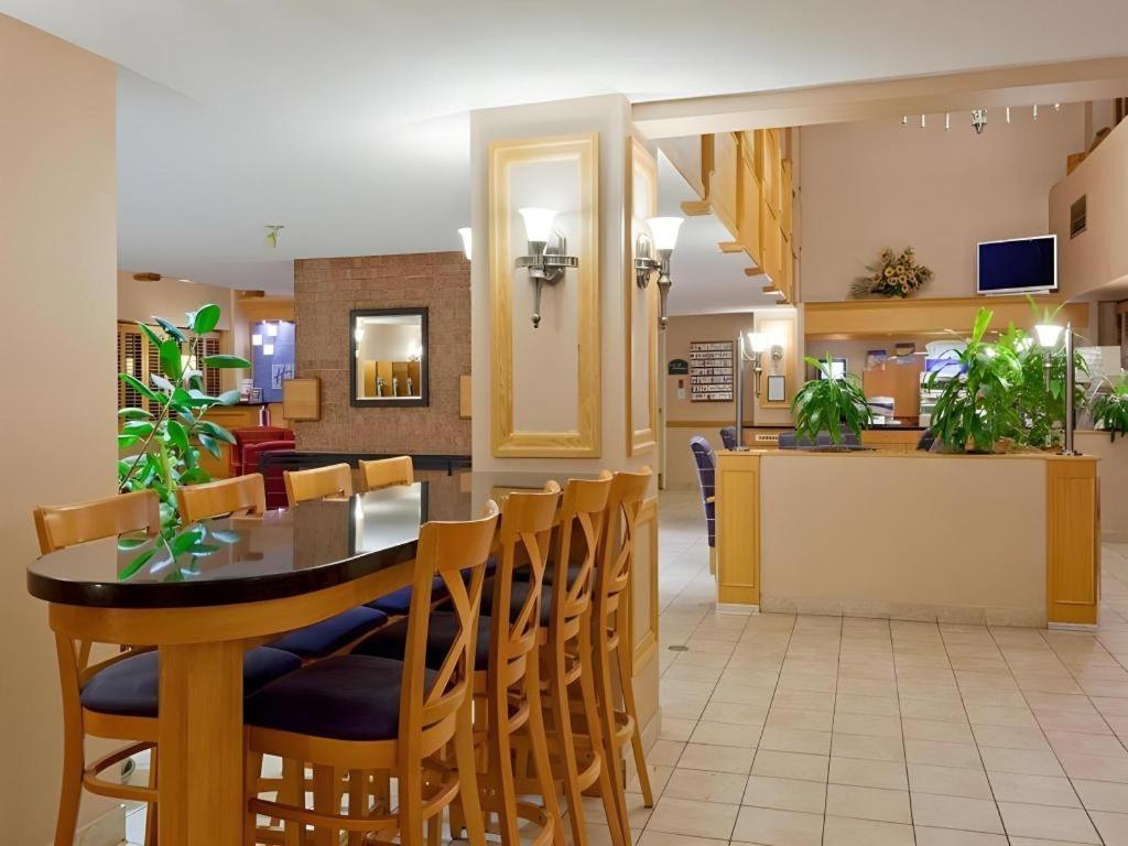 Holiday Inn Express Toronto East - Scarborough By Ihg Luaran gambar
