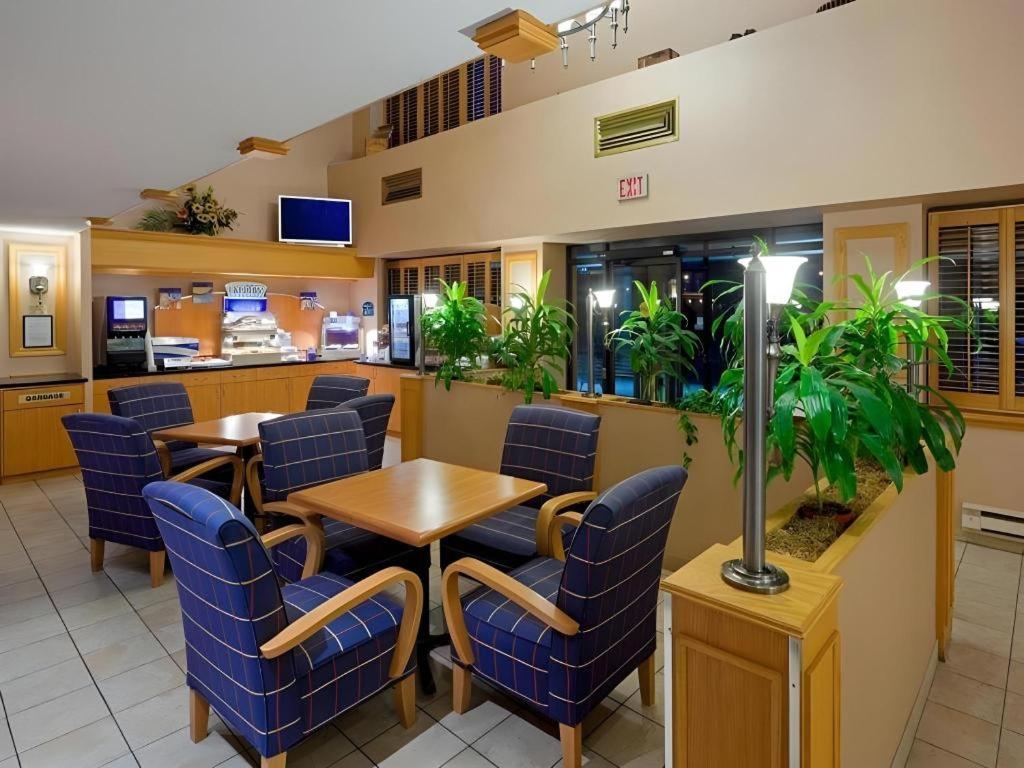 Holiday Inn Express Toronto East - Scarborough By Ihg Luaran gambar