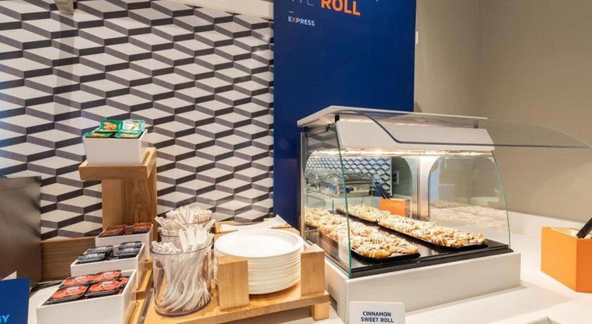 Holiday Inn Express Toronto East - Scarborough By Ihg Luaran gambar